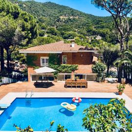 Casa Paradis Rosamar - Luxury villa with pool 1min walk from beach Costa Brava!