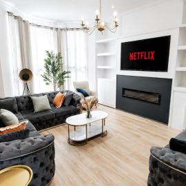 Spacious 5BR Blackpool Home, Cinema Room, Families Welcome, Sleeps 10, hotel v Blackpoole