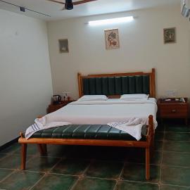 Shree Annapoorna Grand, hotel in Kalasa