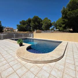 Chalet Paradise of the Mediterranean, hotel u gradu La Nusija