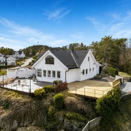 Sea View Home - 15 min from Arendalsuka, hotel a Grimstad