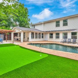 Spacious Home Sleeps 20 with Heated Pool HotTub by Stockyards DFW, hotel a Fort Worth