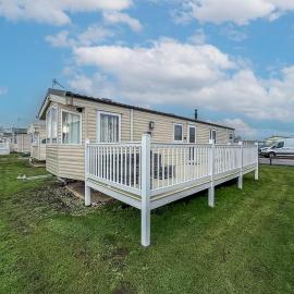 Homely 6 Berth Caravan In Essex At St Osyth Beach Holiday Park Ref 28025Td
