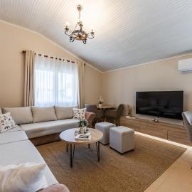Loen Spacious Seaside 3BR Apartment by PikHost