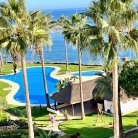 MI CAPRICHO BEACHFRONT 412 - Apartment with terrace and private garden by the sea