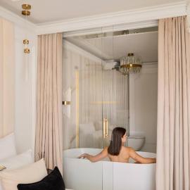 Portovo Jacuzzi Mirror Suite by Downtown Apartments