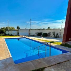 Sousse में, होटल Villa TITOU Avec Piscine & Jardin à Chott Mariem, Sousse
