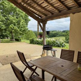 Gîte à la campagne, hotel en Bellegarde-Adoulins