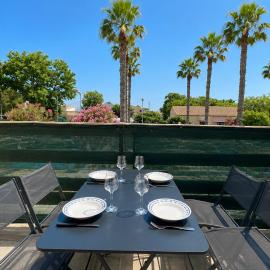 Duplex avec Balcon - Climatisation - 150 m de la plage, hotel u gradu 'Marseillan'