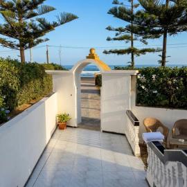 Seaside apartment ,Garden Level with Stunning Ocean View, hotel u gradu 'El Jadida'