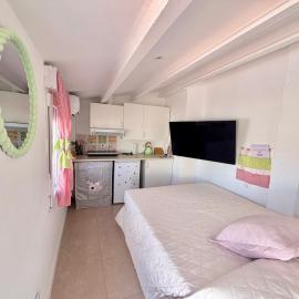 Habitación con baño y cocina, hotel in Caudiel