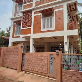 DhruvDhanush-3 -the eco friendly homes, hôtel à Ullāl