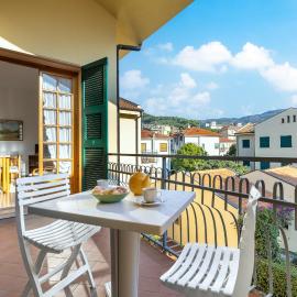 Hostdomus - Oasi Apartment free garage and pool
