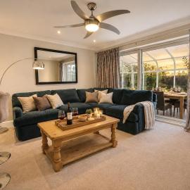 Charming 3 bed house at The Oyster Retreat, Tankerton, Whitstable and 200m from beach, hotel in Whitstable