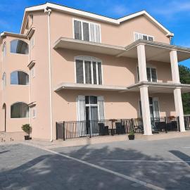 Boulevard Apartments