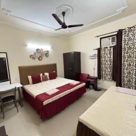 New Chandigarh Holiday Home, hotel a Chandīgarh