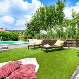 Casa dos Chãos with Natural Pool by Sé Apartamentos