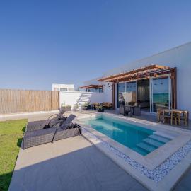 Cappuccino Luxury Beach Villa