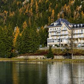 Petit Canada - Studio à louer โรงแรมในChampex