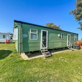 Brilliant 8 Berth Caravan At Valley Farm Holiday Park, Essex Ref 46443V