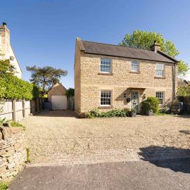 Luxury Cotswold Home in Wiltshire Countryside