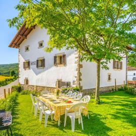 Amplia casa rural ideal para familias y grupos, отель 