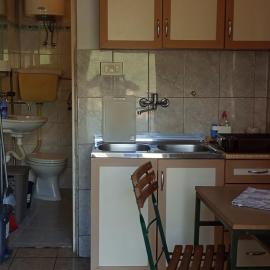 Apartman Laura 3, hotel in Kamenari