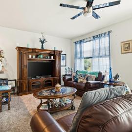 Relaxing First floor Condo with Outdoor Shower and Off-street Parking, hotel di Wildwood