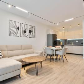 Luxury Apartment close to Rowing Canal, готель у місті Пловдив