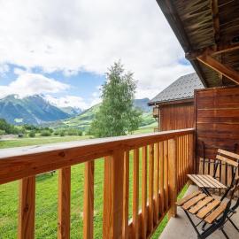 Le Lodge des Marmottes - Studio avec vue montagne、La Chalのホテル