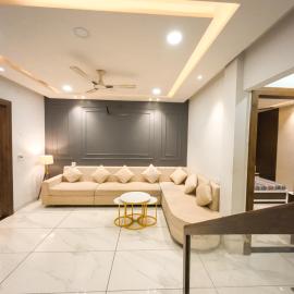 Villa Vista - 3BHK Villa with Penthouse & Private Bathtub, hotel a Indore