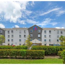 Motel 6 Suites Fort Myers, FL, hotel i Fort Myers
