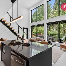 Le LoftWood - Chalet loft sur la forêt Spa privé - Domaine du Grand Portneuf près de Québec, khách sạn ở Pont-Rouge