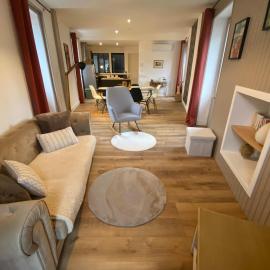 Appartement cosy face au château, hotell sihtkohas Arnac-Pompadour