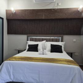 La Palma Suites Guest House、Mochudiのホテル