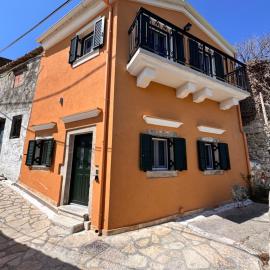 To Moulari, Hotel in Makrádes