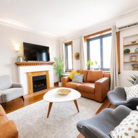 MTLVacationrentals-The MTLVR Kisses