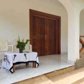 lewisville boutique villa-A four bedrooms luxury holiday home, hotel in Kilifi