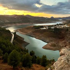 Charming House with Jacuzzi in Villanueva de Algaidas
