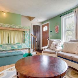 Family Mashpee Eco-Retreat - Naturally Cape Cod!、マッシュピーのホテル