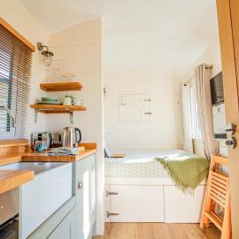 Hazel Boutique Shepherds Hut Cotswolds, hotel di Cirencester