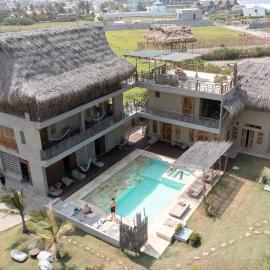 Casa Mambo Salinas، فندق في سانتا فيرونيكا