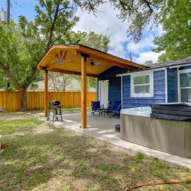 Walk to Square - Granbury Gem w/ Hot Tub