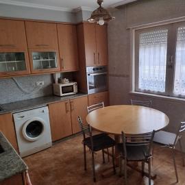 Cómoda casa en Moaña cerca de playas y restaurantes, hotelli kohteessa Moaña