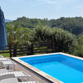 Wooden House with Pool near Zagreb by Destination Green Croatia, hotel sa Kupljenovo