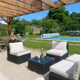 chez Odette Cypres de Provence, hotel in Esnoms-au-Val