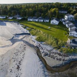 Hunts Point Rustic Coastal Retreat Deluxe Suite