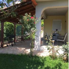 HOUSE WITH GARDEN Netflix
