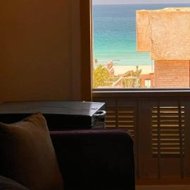 شاليه تالت صف بحر بقرية زمردة الكيلو 53 الساحل الشمالي, hotel in Dawwār Shindī Fannūsh