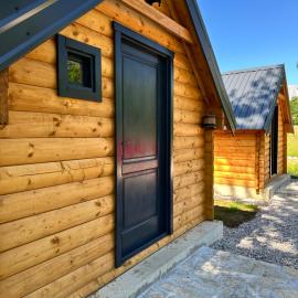 Log Cabin, hotel Blatina városában